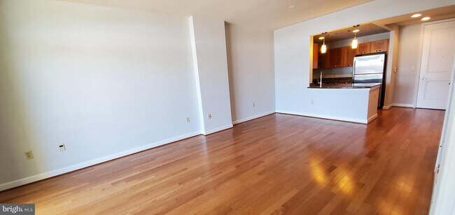 Building Photo - 5750 Bou Ave