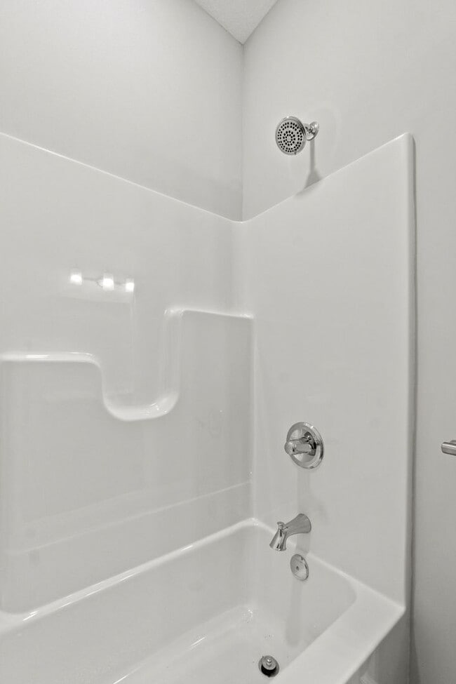 Building Photo - Newly Built 3 Bedroom House w Garage