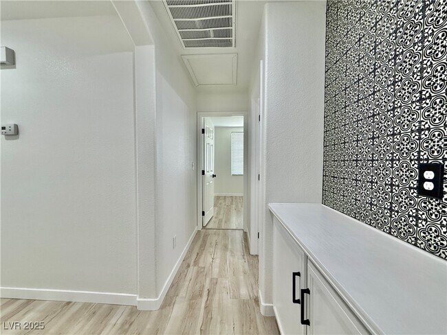 Building Photo - 7976 Cook Islands Ct