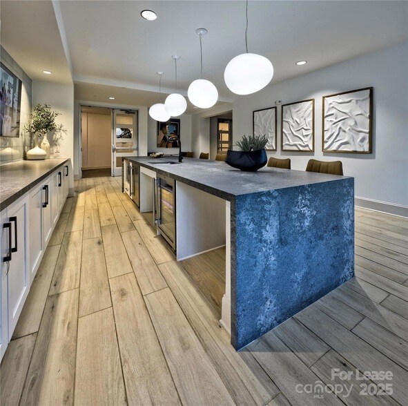 Building Photo - 8501 University Executive Park Dr