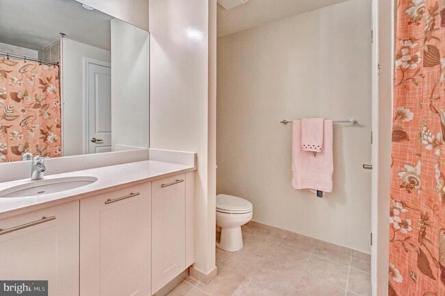 Building Photo - 5750 Bou Ave