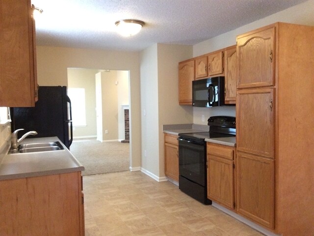 Building Photo - 15447 Wandering Way