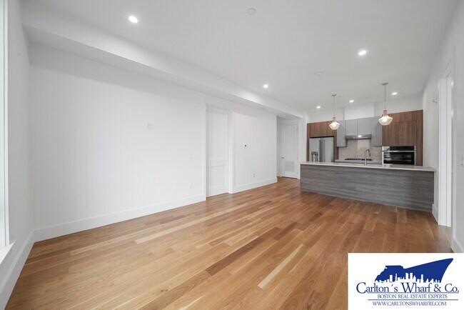 Building Photo - 218 Old Colony Ave