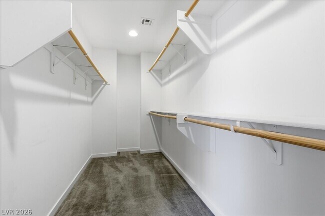 Building Photo - 250 Tower St