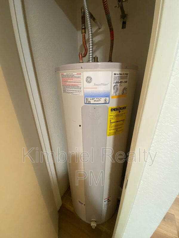 Building Photo - 2928 Stanford Ln