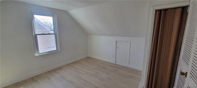 Building Photo - 3553 Sherwood Ave