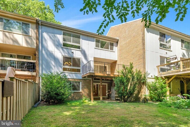 Building Photo - 11069 Saffold Way