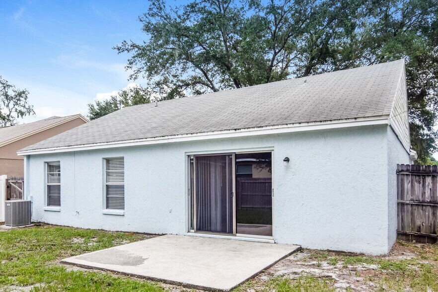 Building Photo - 4059 Forecast Dr