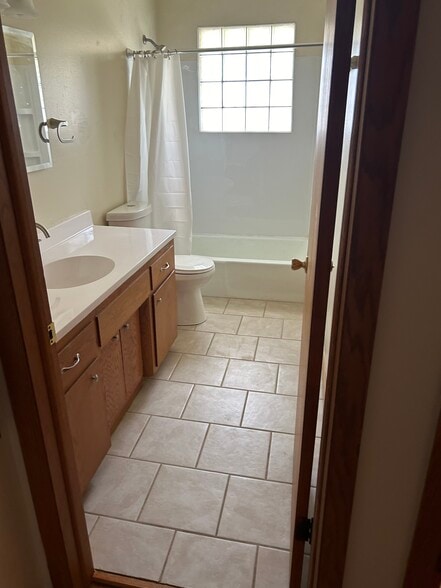 Building Photo - 5859 N 117th St