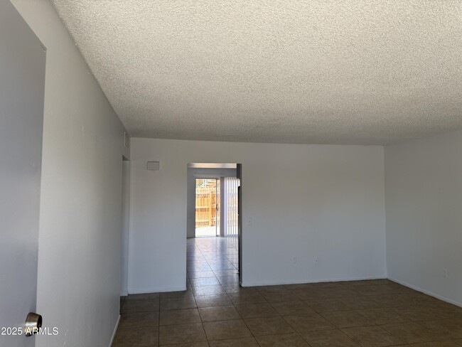 Building Photo - 5318 W Turney Ave
