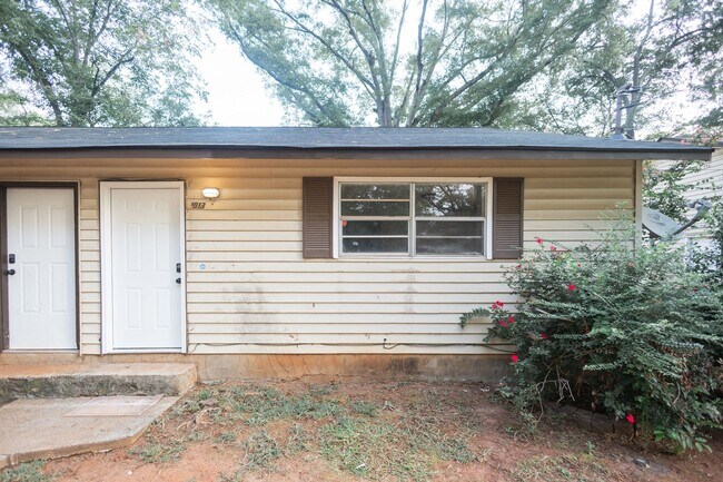 Building Photo - 1013 W Slaton Ave