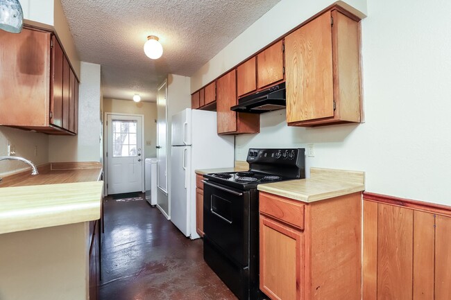 Building Photo - Rare Hill Country Gem | Upgraded Duplex on a Quiet Cul-de-Sac