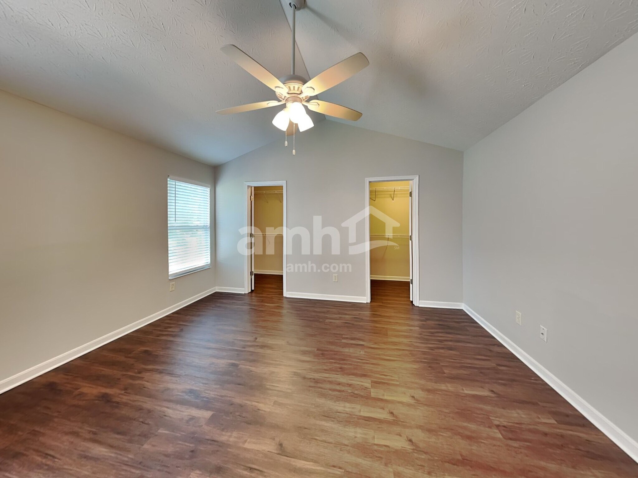 Building Photo - 637 Ellen Dr