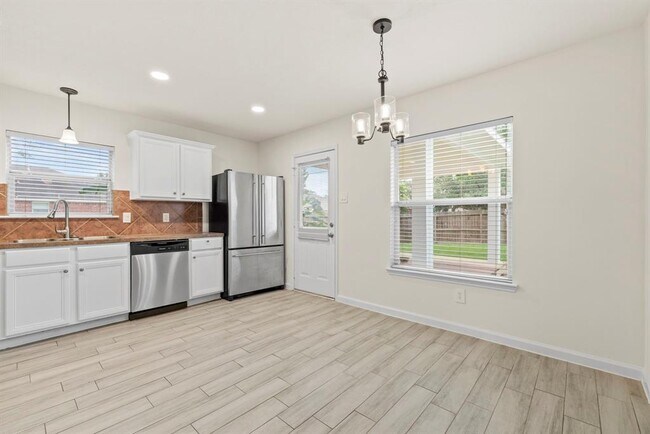 Building Photo - 20231 Mammoth Falls Dr