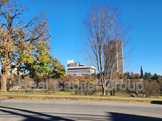 Building Photo - 128 Morton Ave