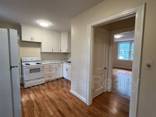 Building Photo - 2940 Oleander Dr