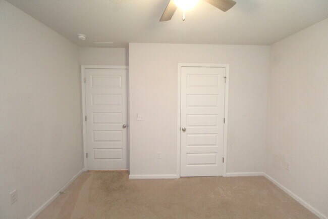 Building Photo - Spacious 5-Bedroom Home Near NAS with Move...
