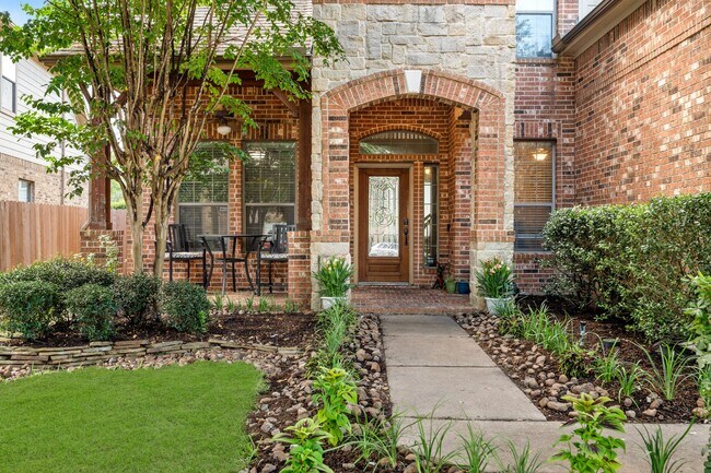 Building Photo - 14402 Hazeldale Dr