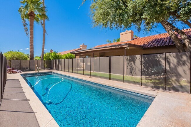 Building Photo - Scottsdale Ranch - Three Bedrooms and POOL!