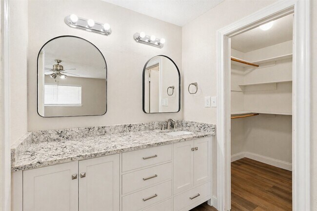 Building Photo - 16315 Dew Drop Ln
