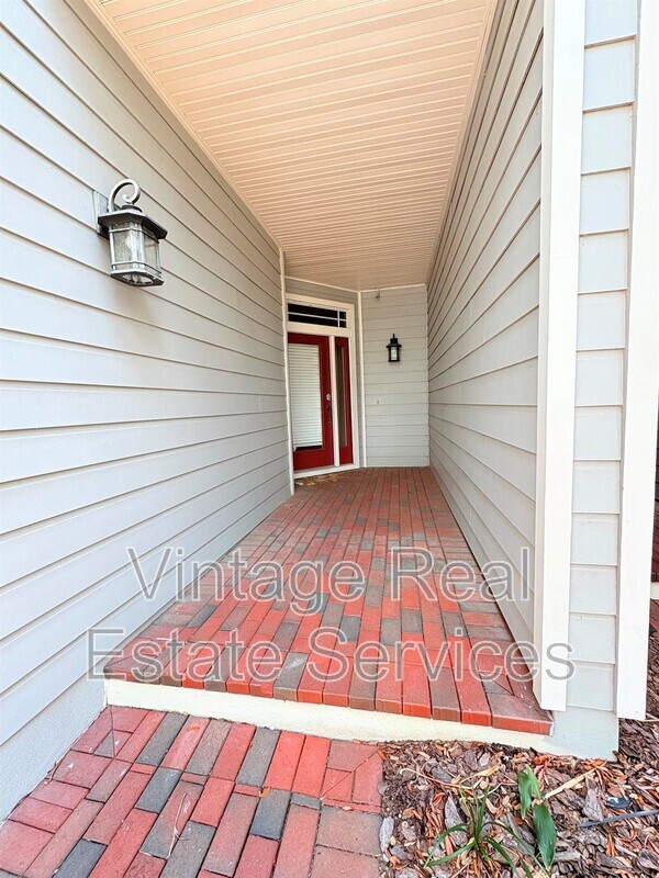 Building Photo - 2856 Bayshore Trails Dr