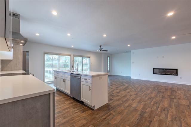 Building Photo - 2134 Lucas Dr