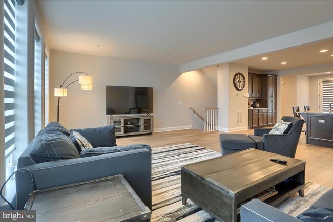 Building Photo - 3219 Wayland Rd