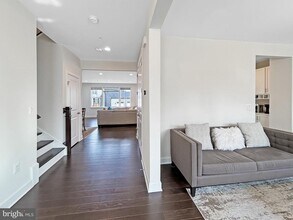 Building Photo - 221 Red Oak Ridge Pl