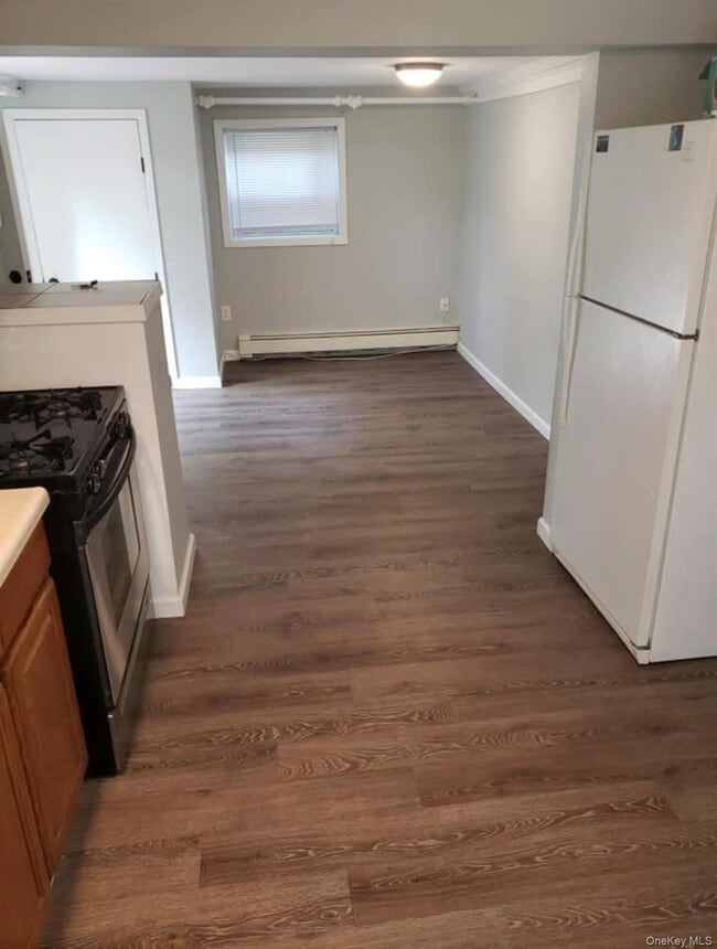 Building Photo - 15 Hawthorne Ave