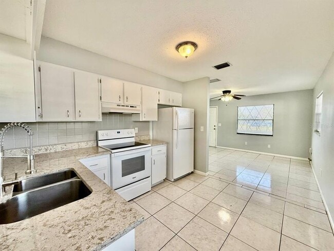 Building Photo - 10812 Hannaway Dr