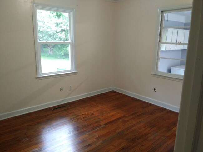 Building Photo - 2100 Opal St