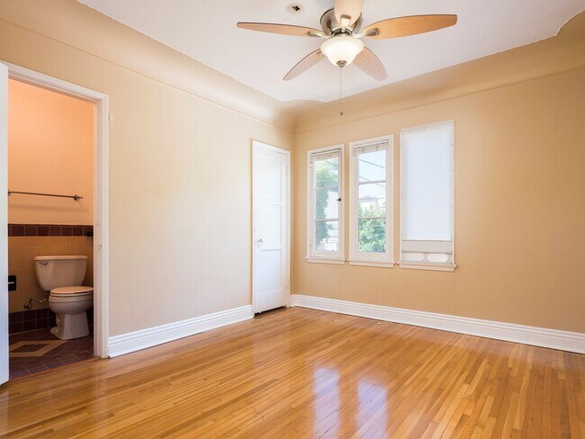 Building Photo - 223 S Gale Dr