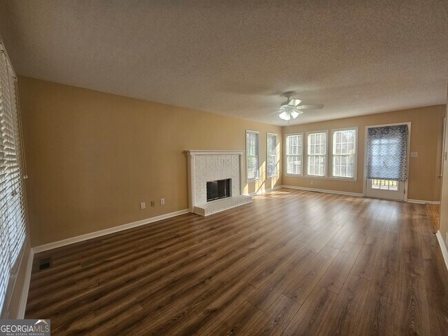 Building Photo - 24 Springfield Dr
