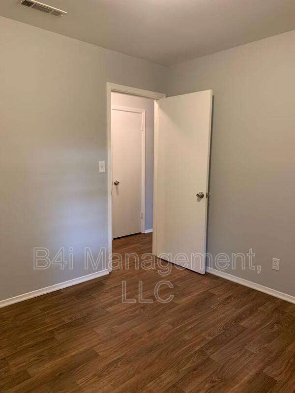 Building Photo - 3025 Sprucewood Dr