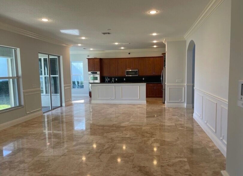 Building Photo - 9326 Plantation Estates Dr