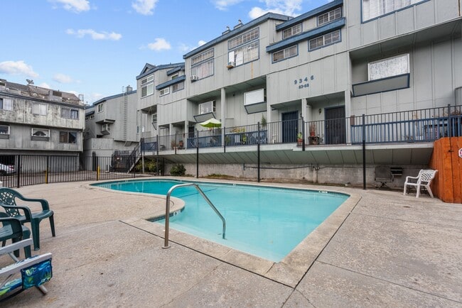Building Photo - 9346 N Van Nuys Blvd W