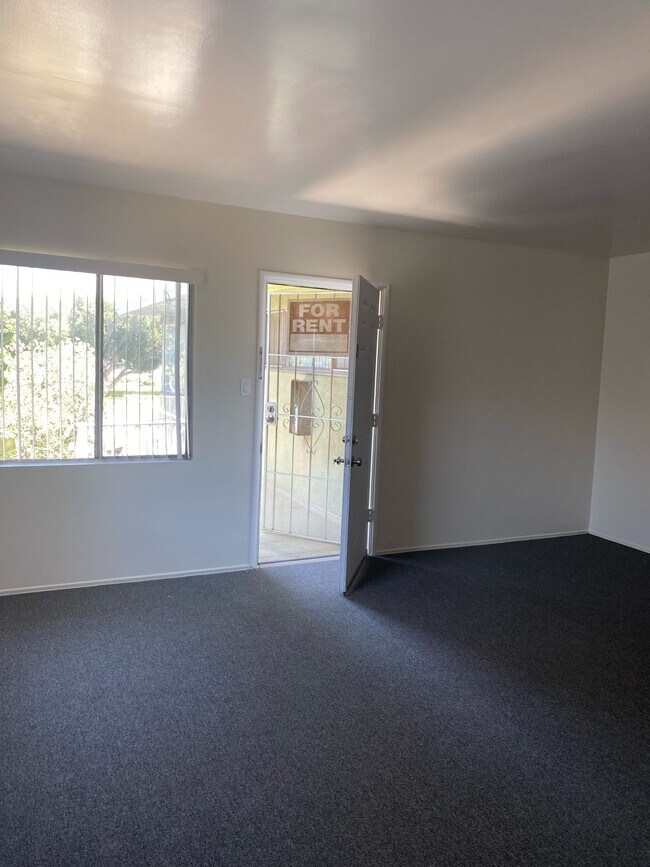 Building Photo - 2924 W El Segundo Blvd