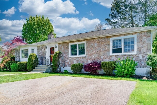 Building Photo - 24 Great Meadow Rd