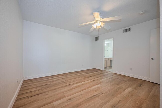 Building Photo - 2750 Holly Hall St