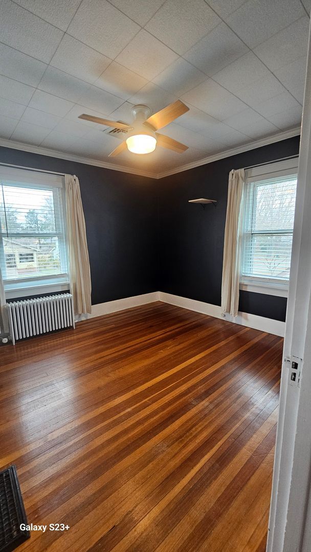 Building Photo - Beautifully updated 3 Bedroom