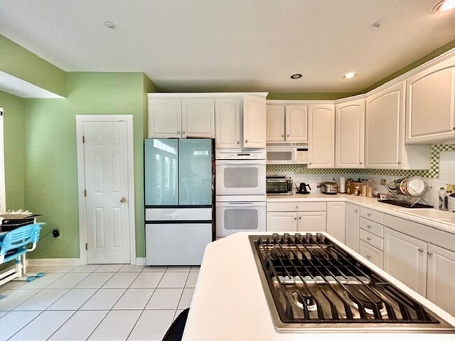 Building Photo - 13531 Flowerfield Dr