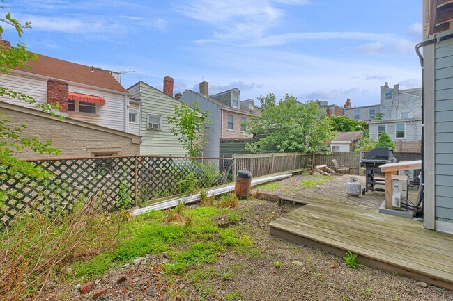 Building Photo - 1721 Edwards Way