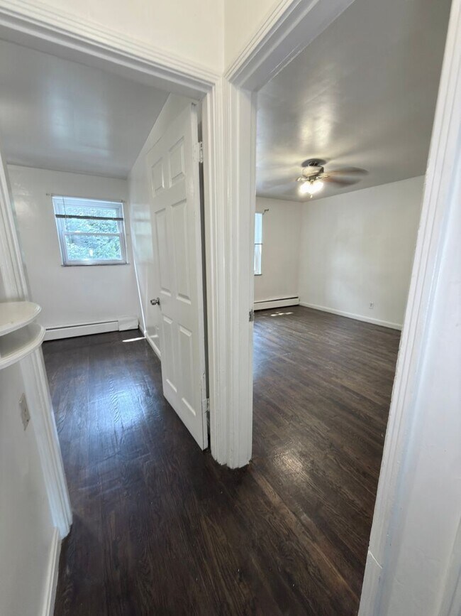Building Photo - 5911 Cary Ave