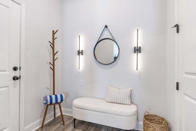 Building Photo - 2595 Whistler Wy NE