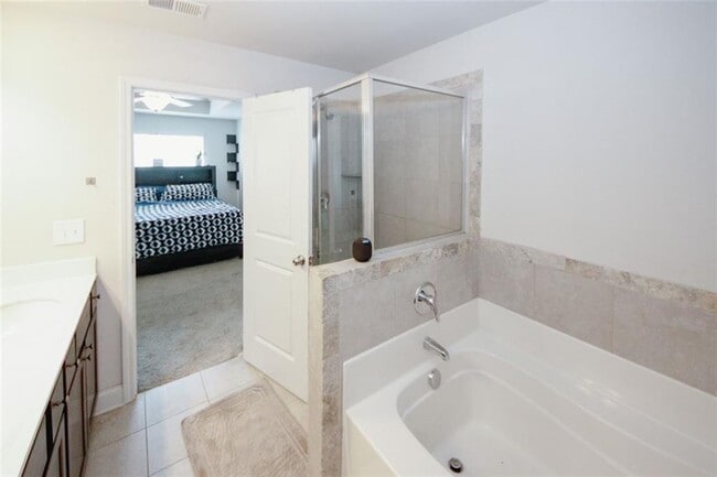 Building Photo - 10162 Benton Woods Dr