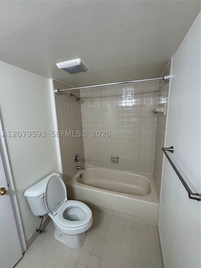 Building Photo - 720 Coral Wy
