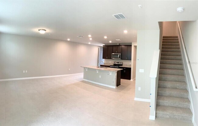 Building Photo - 975 Robin Holly St