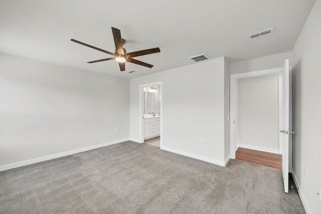 Building Photo - Beautiful 3BR / 2BA Craftsman-Style Home in Durbin Oaks in Fountain Inn $1995/mo***