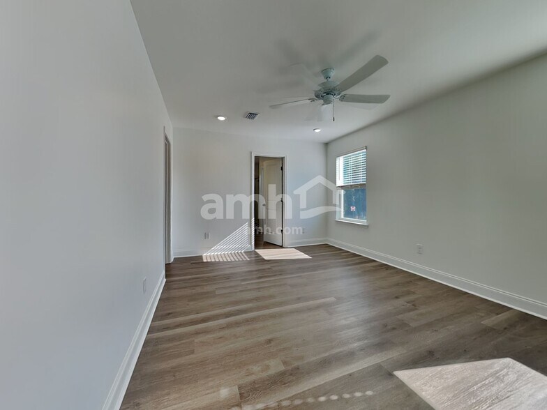 Building Photo - 168 Portside Pk Dr