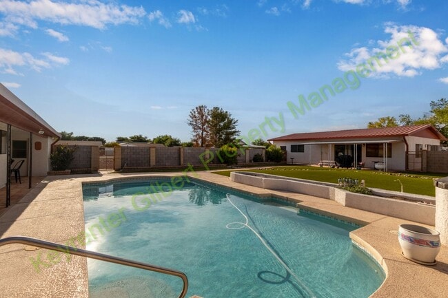 Building Photo - Beautiful Gilbert Home with Pool — Convenient Location & Modern Upgrades!